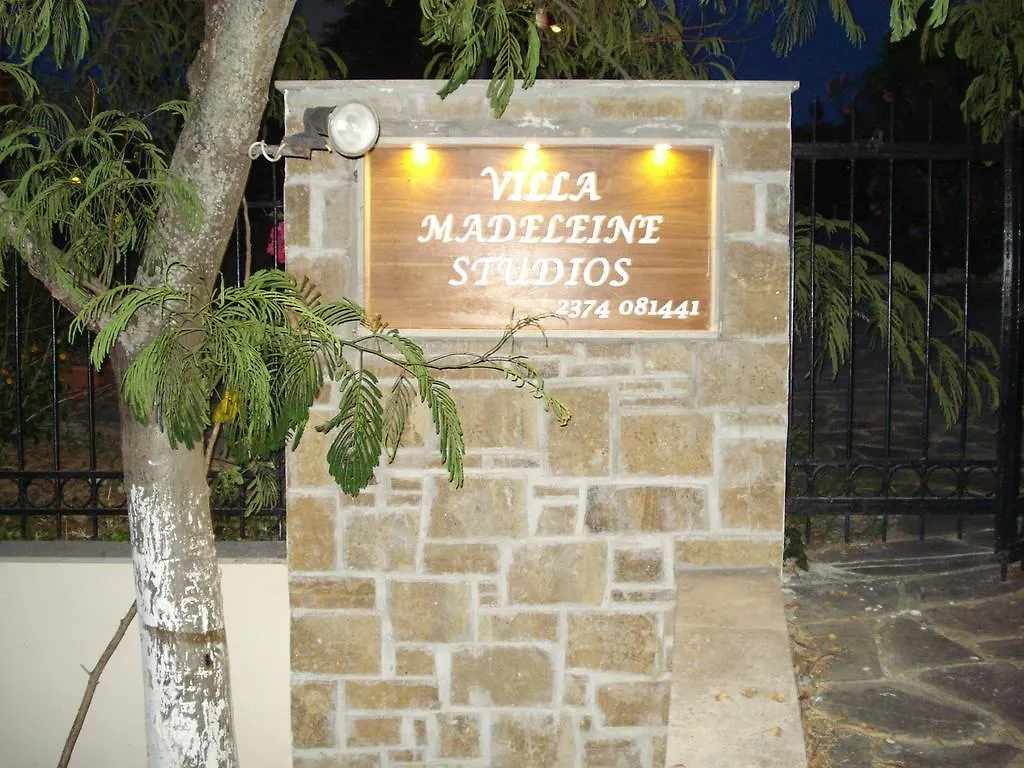 Villa Madeleine Tower View Nea Fokea